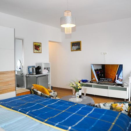 Villa Cok Ровин Екстериор снимка