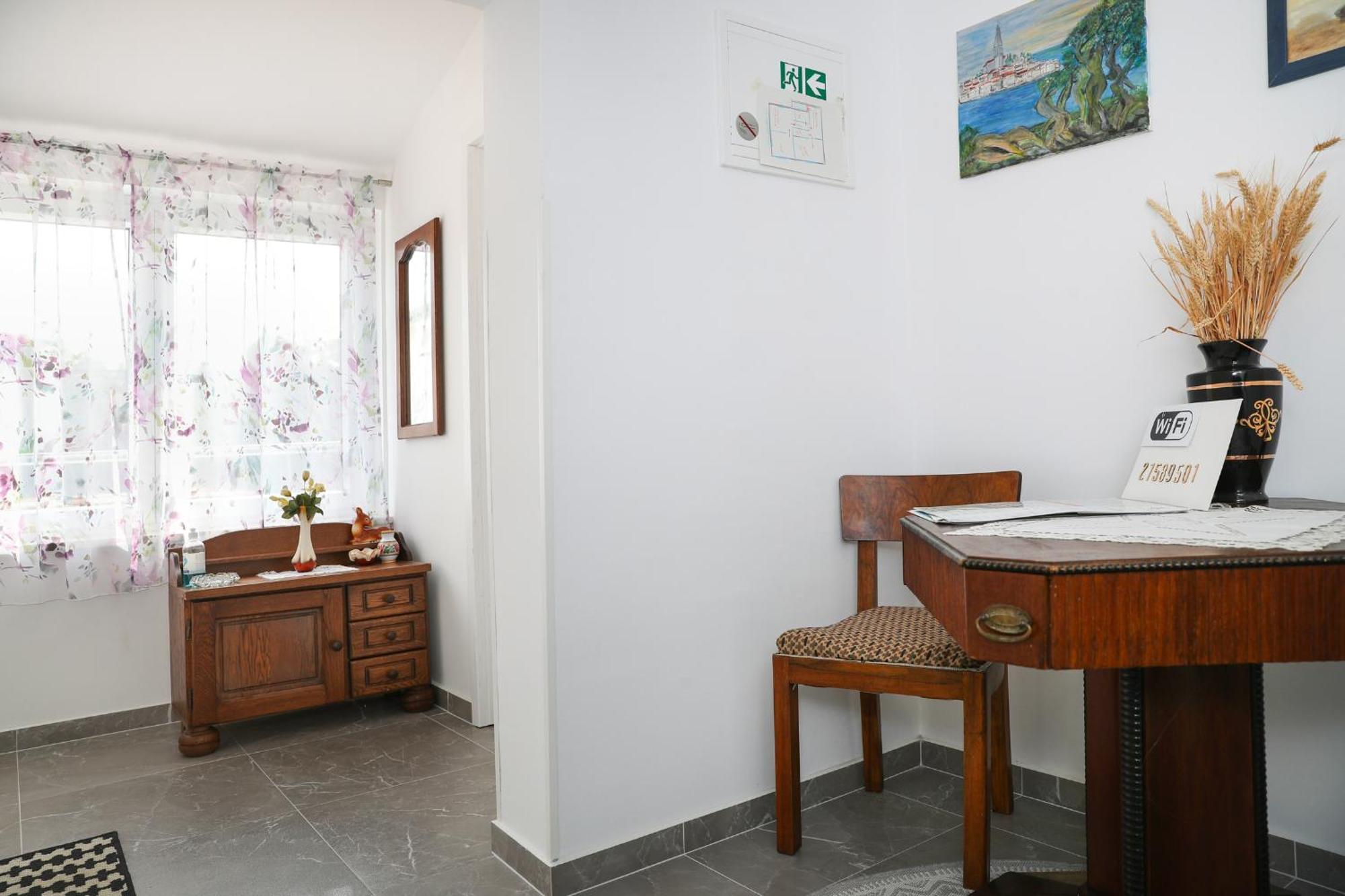 Villa Cok Ровин Екстериор снимка
